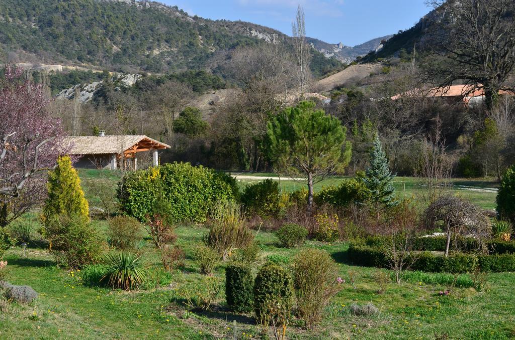 Hameau D'Hotes La Roseraie-Drome Condorcet Buitenkant foto